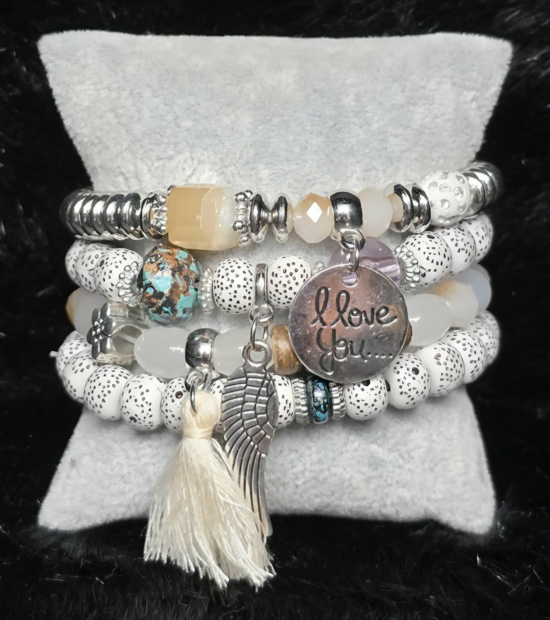 Bracelet de fantaisie bohème avec perles, breloques et pampille, bijou élégant cadeau idéal, Tournai – Les Merveilles d’Amandine